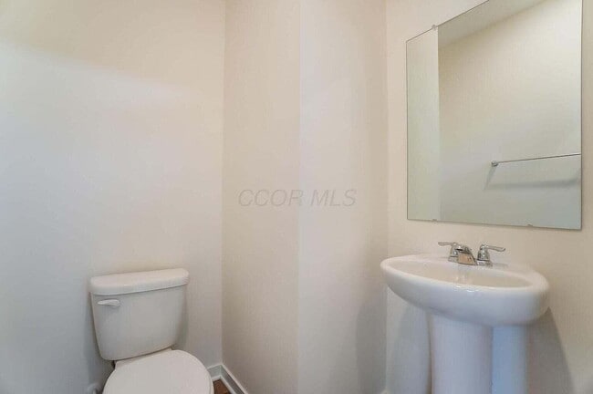 Building Photo - 852 Sunny Vale Dr