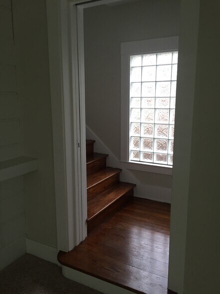 Building Photo - 1919 Plainfield Ave NE