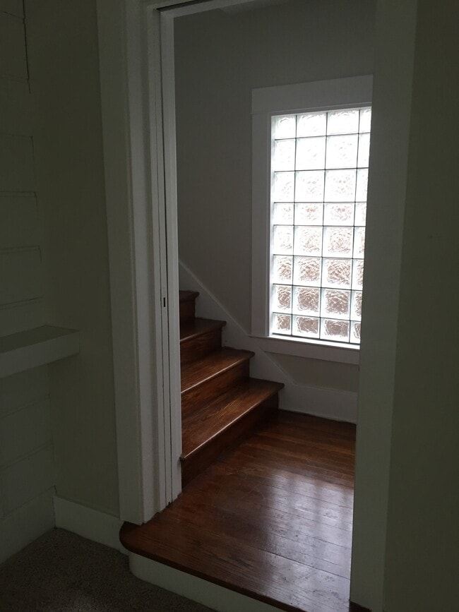 Building Photo - 1919 Plainfield Ave NE