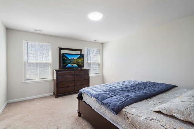 Building Photo - 16 Sedicavage Way