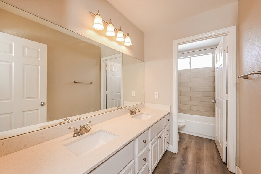 Building Photo - 2043 Angel Falls Dr