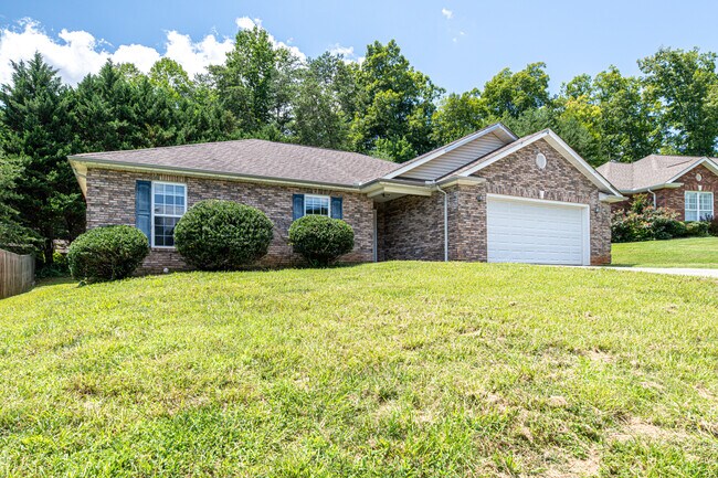 Building Photo - 637 Marston Ln