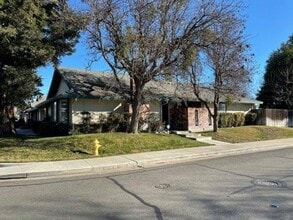 Building Photo - Spacious 3 bedroom home for rent