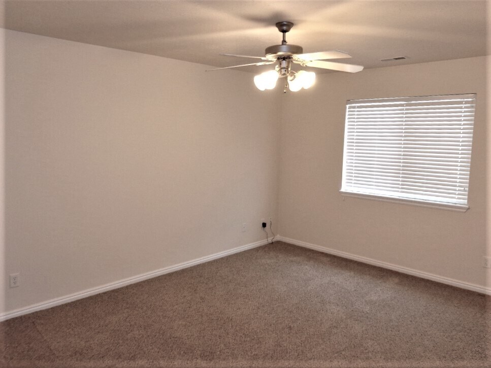 Building Photo - 196 Sam Gates Rd