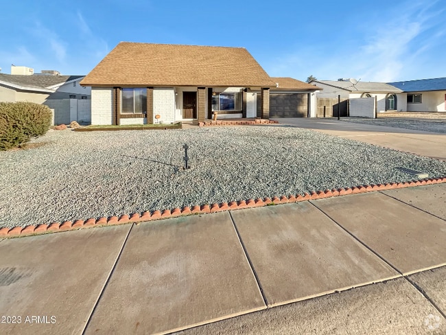 Building Photo - 6434 W Sunnyslope Ln