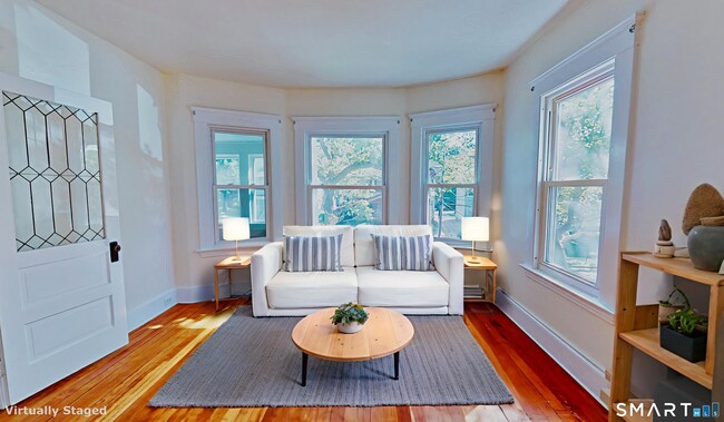 Building Photo - 134 Mansfield St