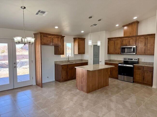 Building Photo - Brand New home in Wellton - 3 Bedrooms 2 Bath
