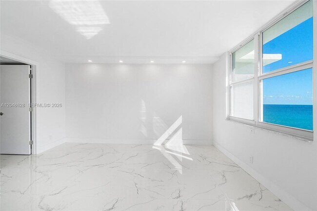 Building Photo - 4505 S Ocean Blvd