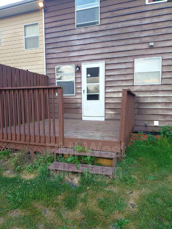 Building Photo - 4254 Bond St