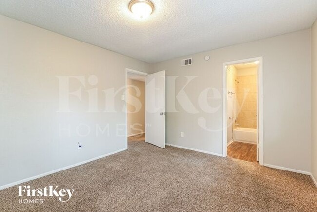 Building Photo - 11031 Hidden Bend Dr