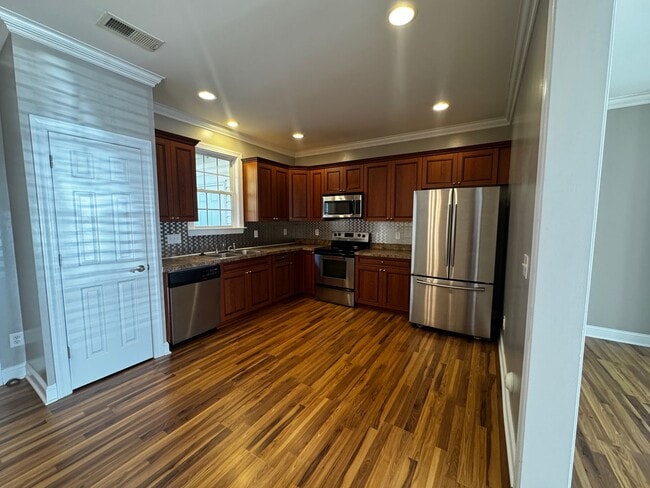 Building Photo - 46 Nandina Dr