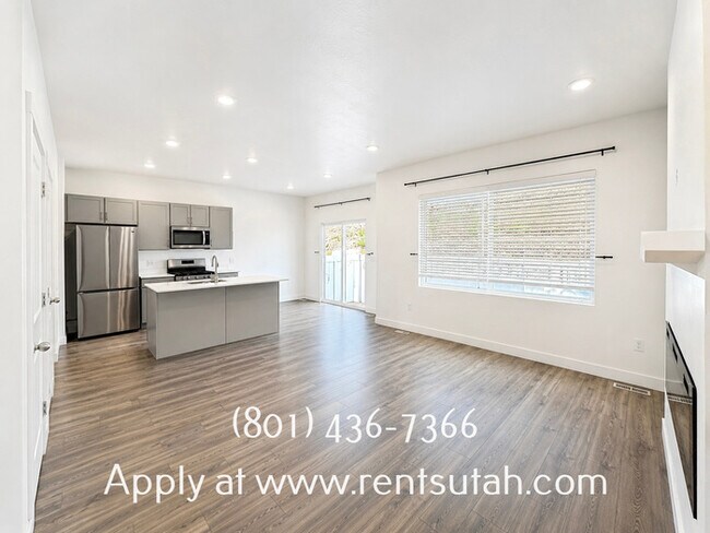 Building Photo - Lovely Santaquin Home