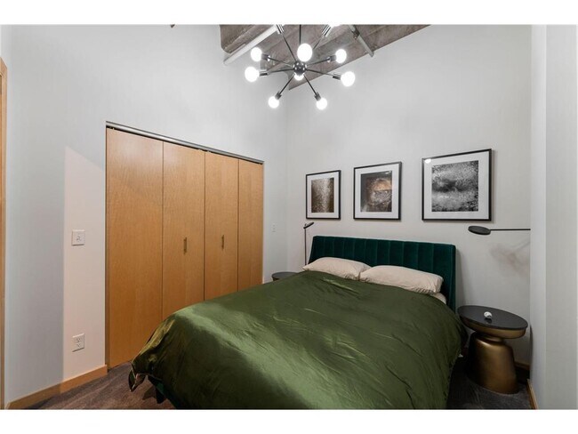 Building Photo - 601 S Marquette Ave