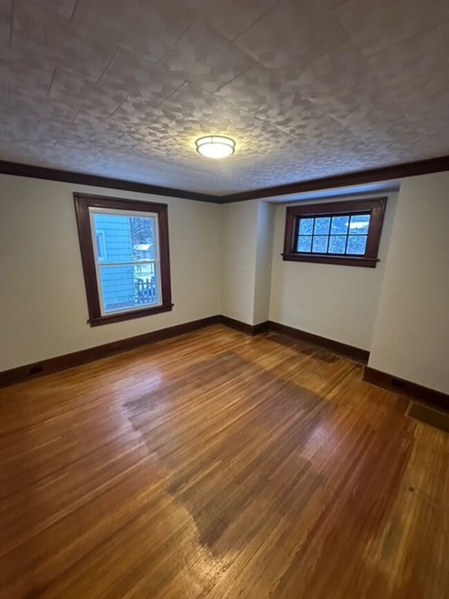 Building Photo - 93 Tryon Park