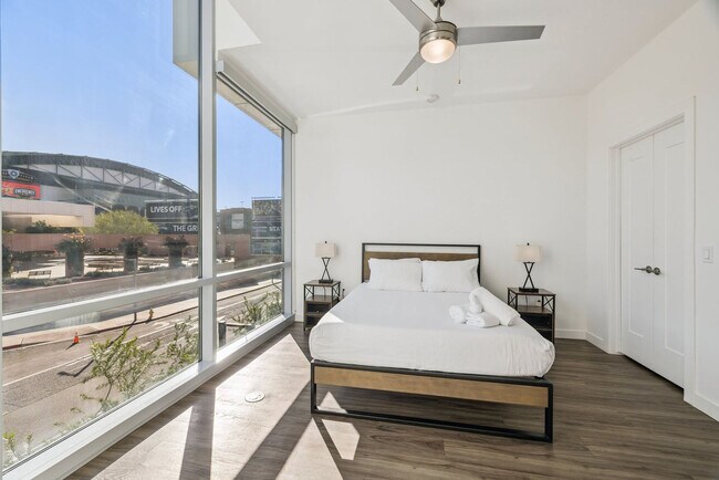 Building Photo - 222 E Jefferson St