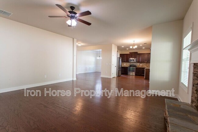 Building Photo - 232 Towns Walk Dr