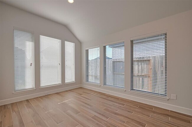 Building Photo - 29808 Breezy Pnes Lp