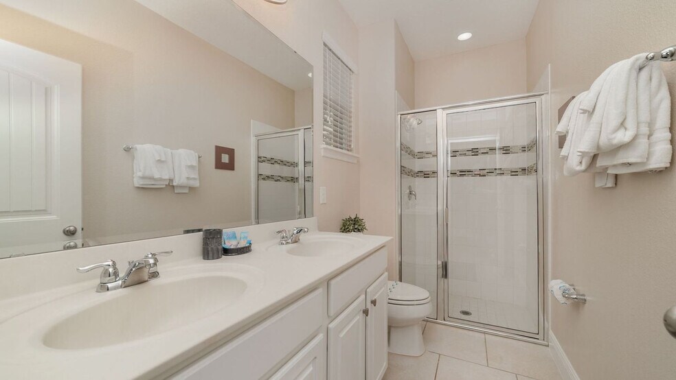 Building Photo - 5160 Oakbourne Ave