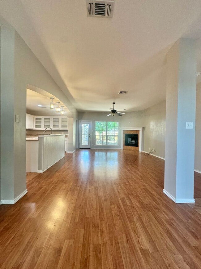 Building Photo - COMING MARCH 2026!! Beautiful 3-Bedroom Home Near Goodfellow AFB!