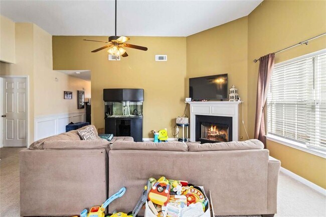 Building Photo - 4273 Holliday Rd