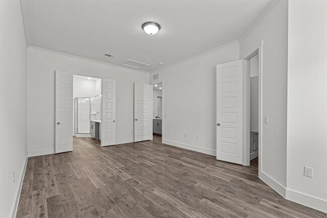 Building Photo - 1664 Hillside Terrace