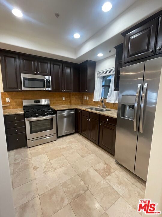 Building Photo - 12104 Hoffman St