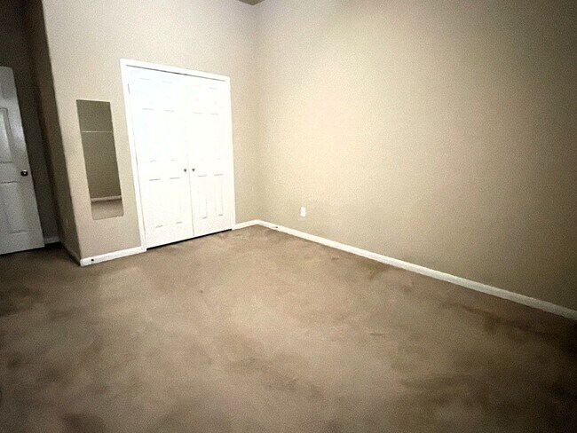 Building Photo - 1014 Spring Lakes Haven