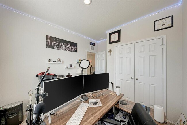Building Photo - 229 Prairie Falcon Wy