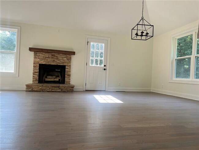 Building Photo - 130 Elk Grove Dr
