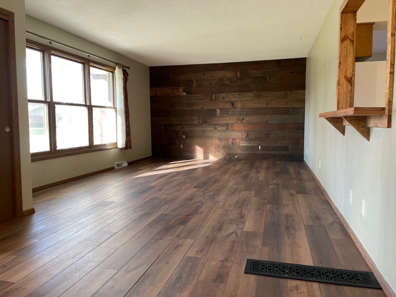Building Photo - 6001 Echo Ridge