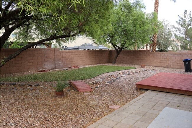 Building Photo - 2404 Alma Lidia Ave