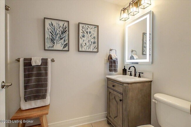 Building Photo - 10605 Meeting St