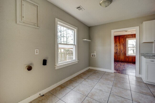 Building Photo - Freshly Updated House (Updated Pictures Coming Soon)