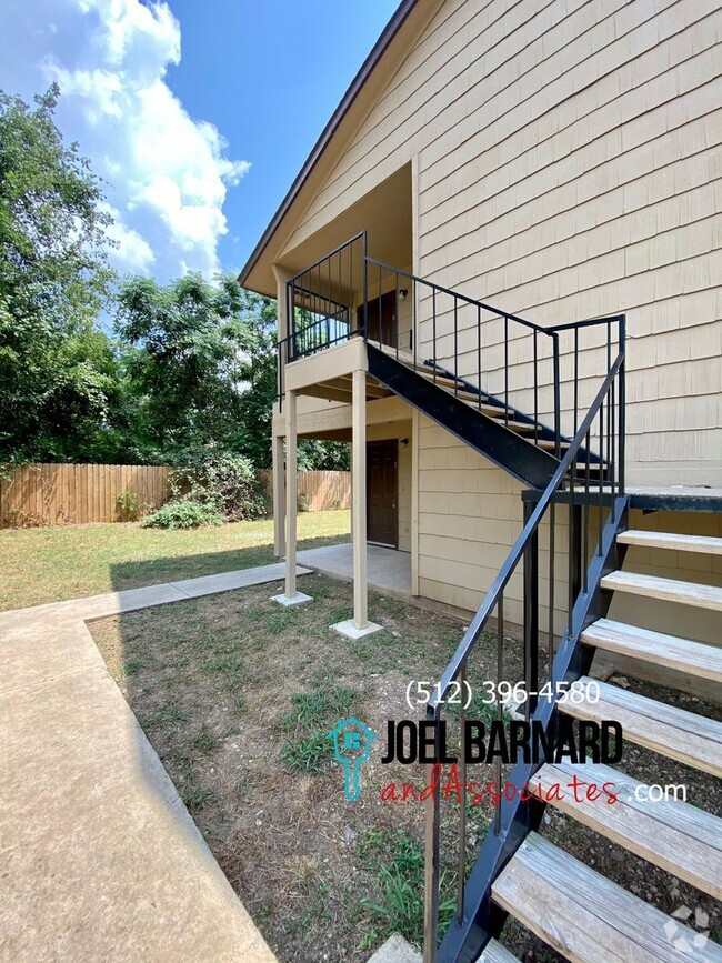 Building Photo - 1632 Post Rd