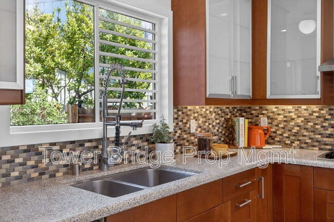 Building Photo - 3937 Orangewood Dr