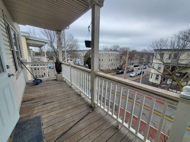 Building Photo - 3961 Washington St