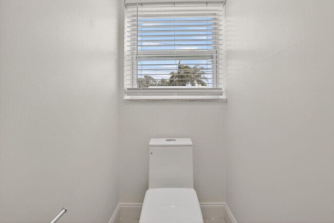 Building Photo - 2630 SW 49th Ct