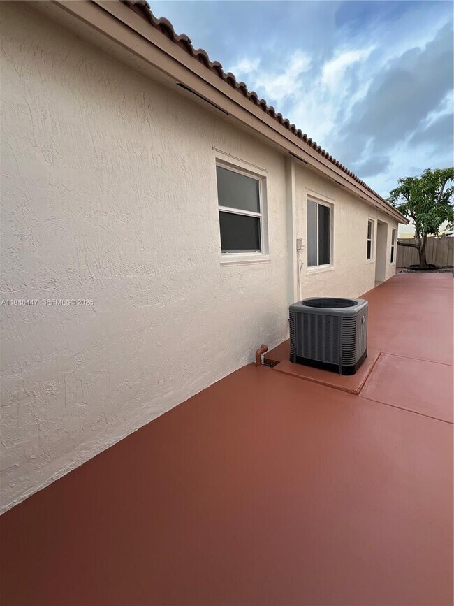 Building Photo - 14136 SW 149th Pl