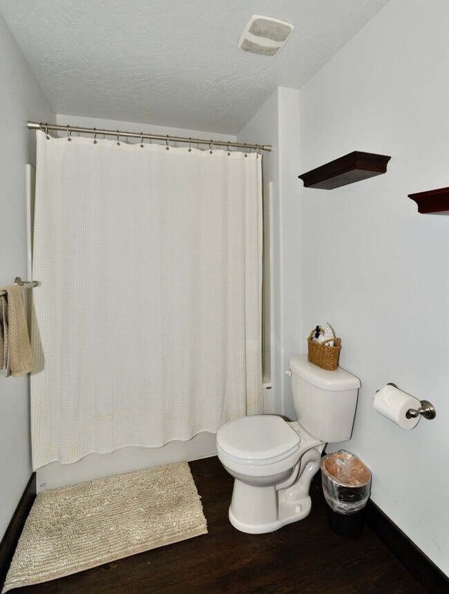 Building Photo - Canfield Mountain 3 bed 2.5 bath with loft...