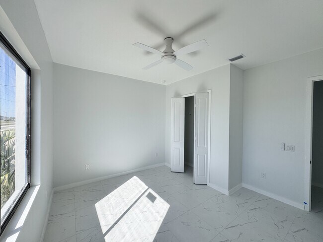 Building Photo - 1027 Kismet Pkwy