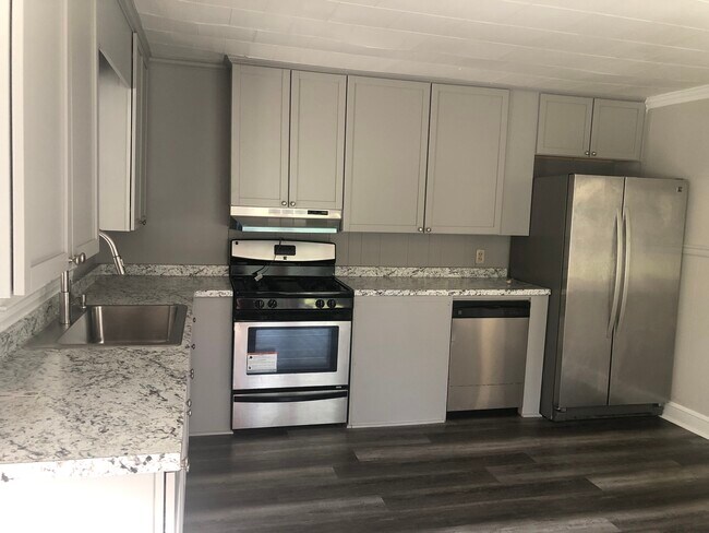 Building Photo - 108 Bazemore St