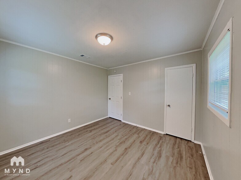 Building Photo - 7116 Green Acres Ct SW