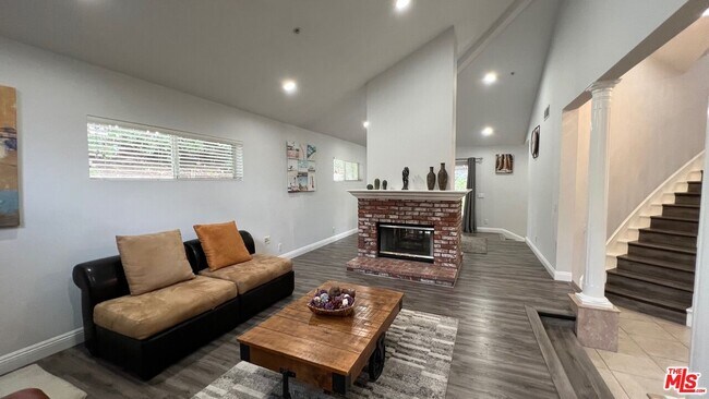 Building Photo - 29934 Triunfo Dr