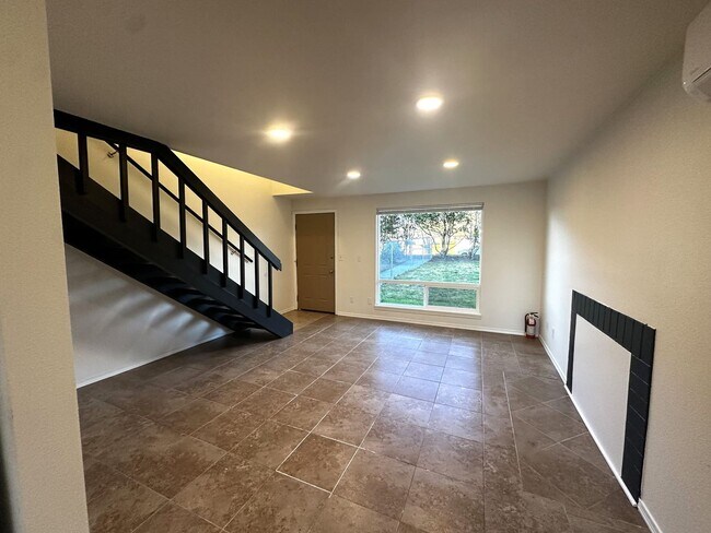 Building Photo - Wray