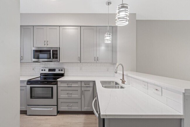 Building Photo - 801 S Front St