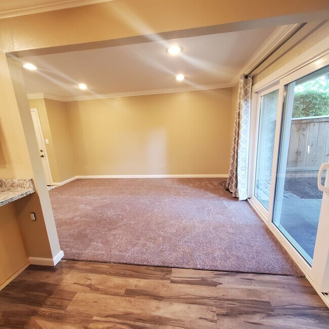 Building Photo - Sparkling Upgrades & Convenient Pleasant H...