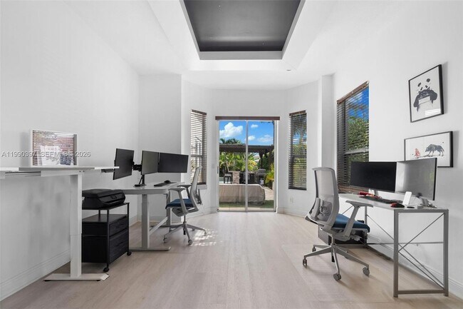 Building Photo - 2707 SW 135th Ave