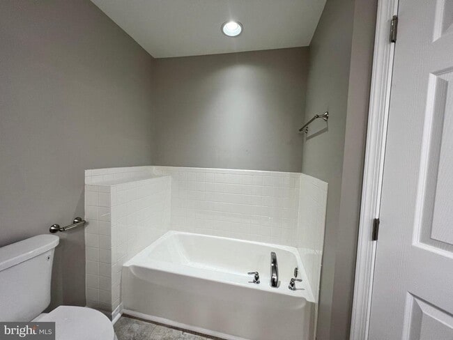 Building Photo - 17 Snead Drive.