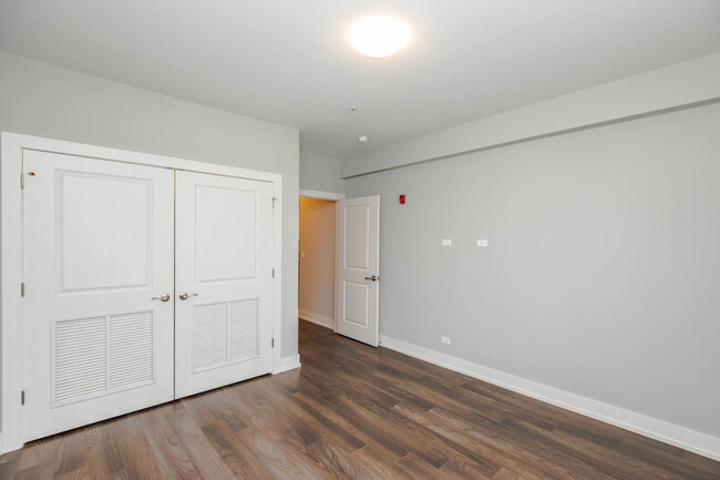 Building Photo - 1202 Waukegan Rd