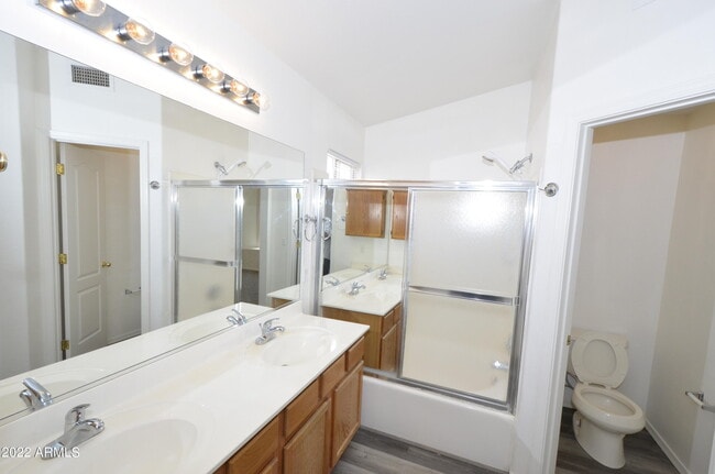 Building Photo - 1078 W Heather Ave